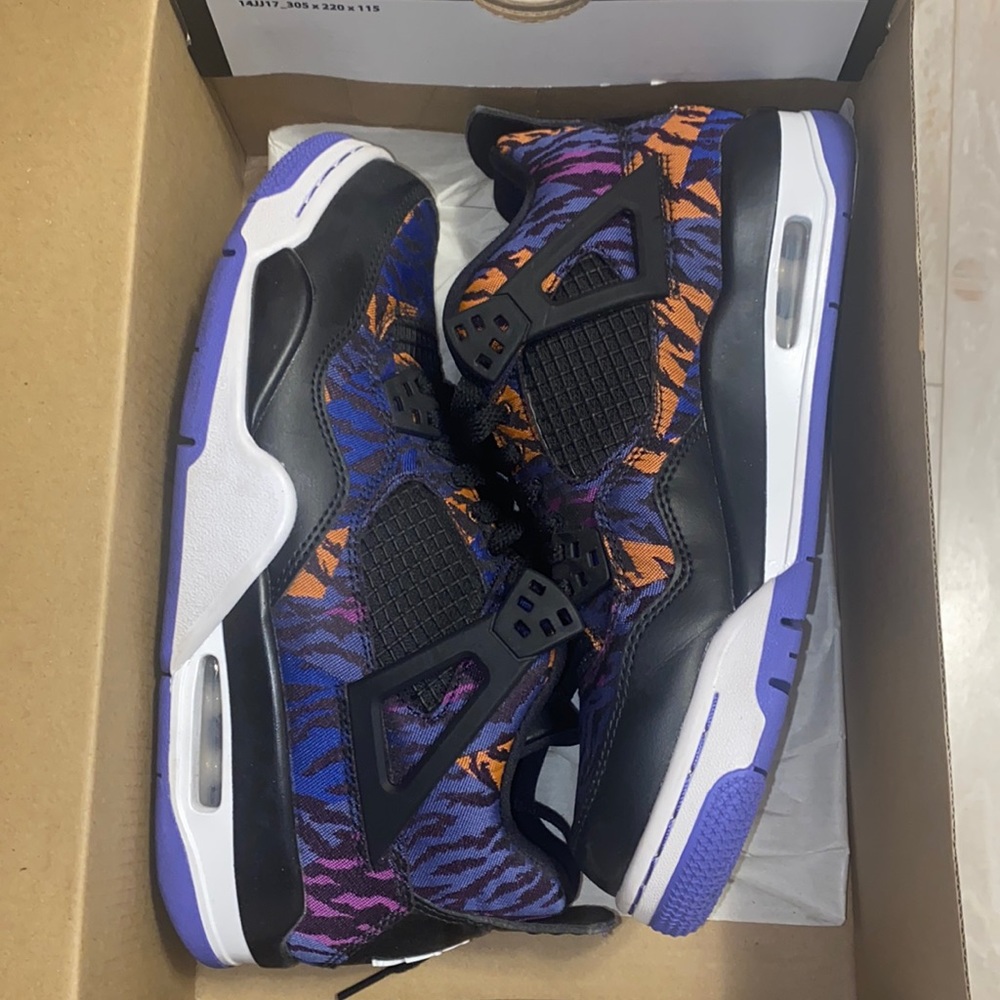 Air jordan 4 retro se grade school